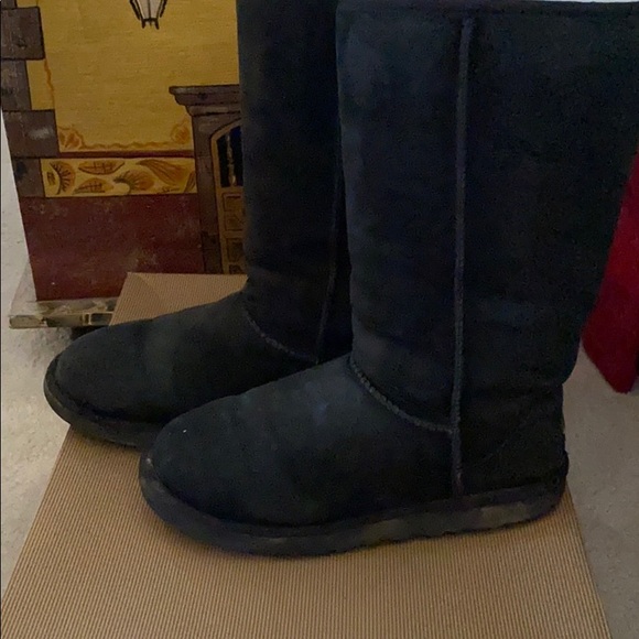 Black classic tall Ugg boots - Picture 8 of 10
